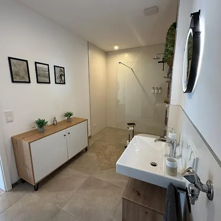 Zu Hause Im Birkenwald *